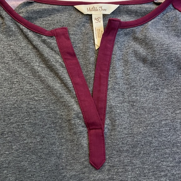 Matilda Jane Floral sleeved v-neck tee medium Like New - Picture 2 of 5